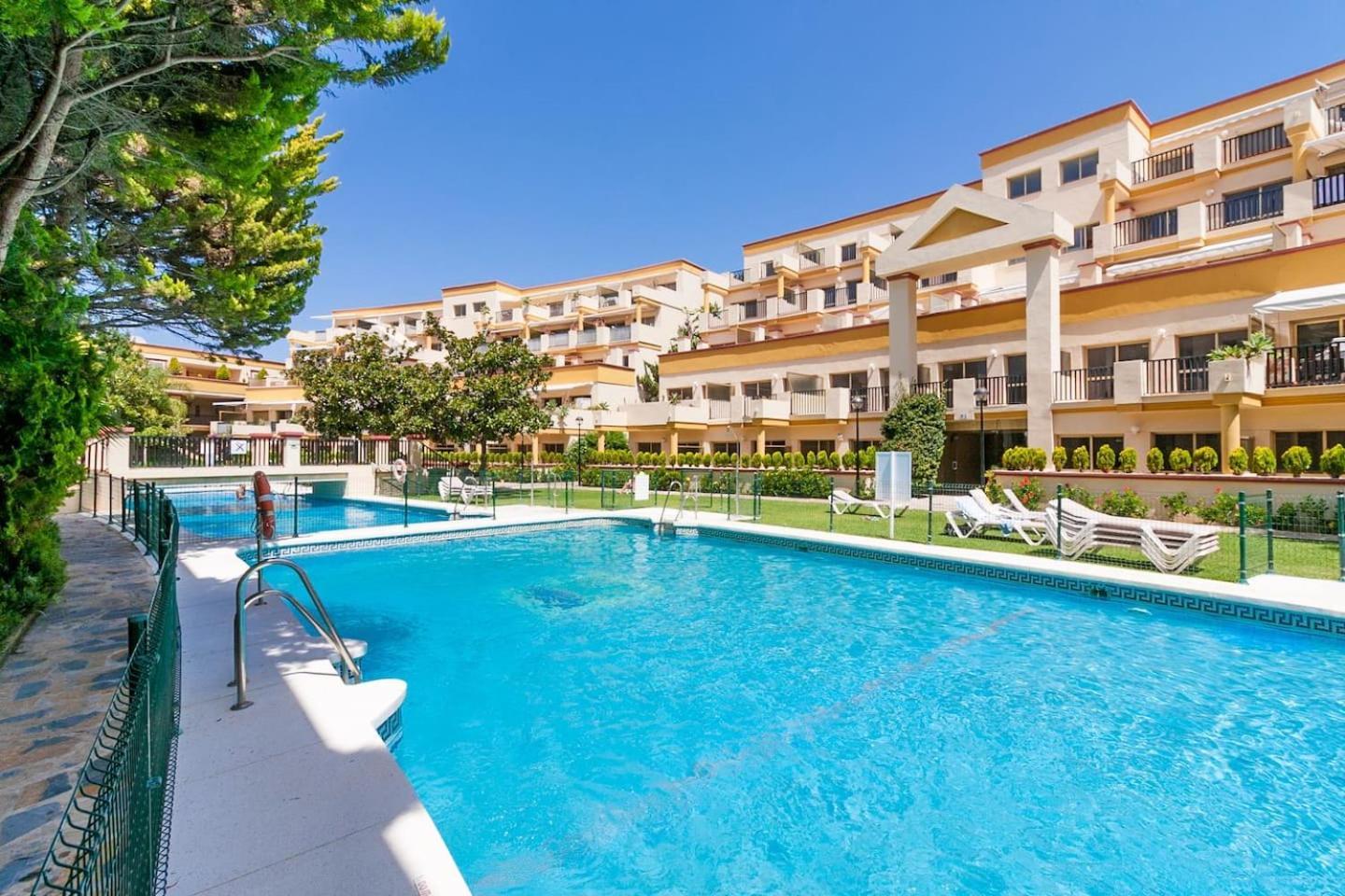 Oleholidays 513 Romana Playa Junto Al Mar Apartment Marbella